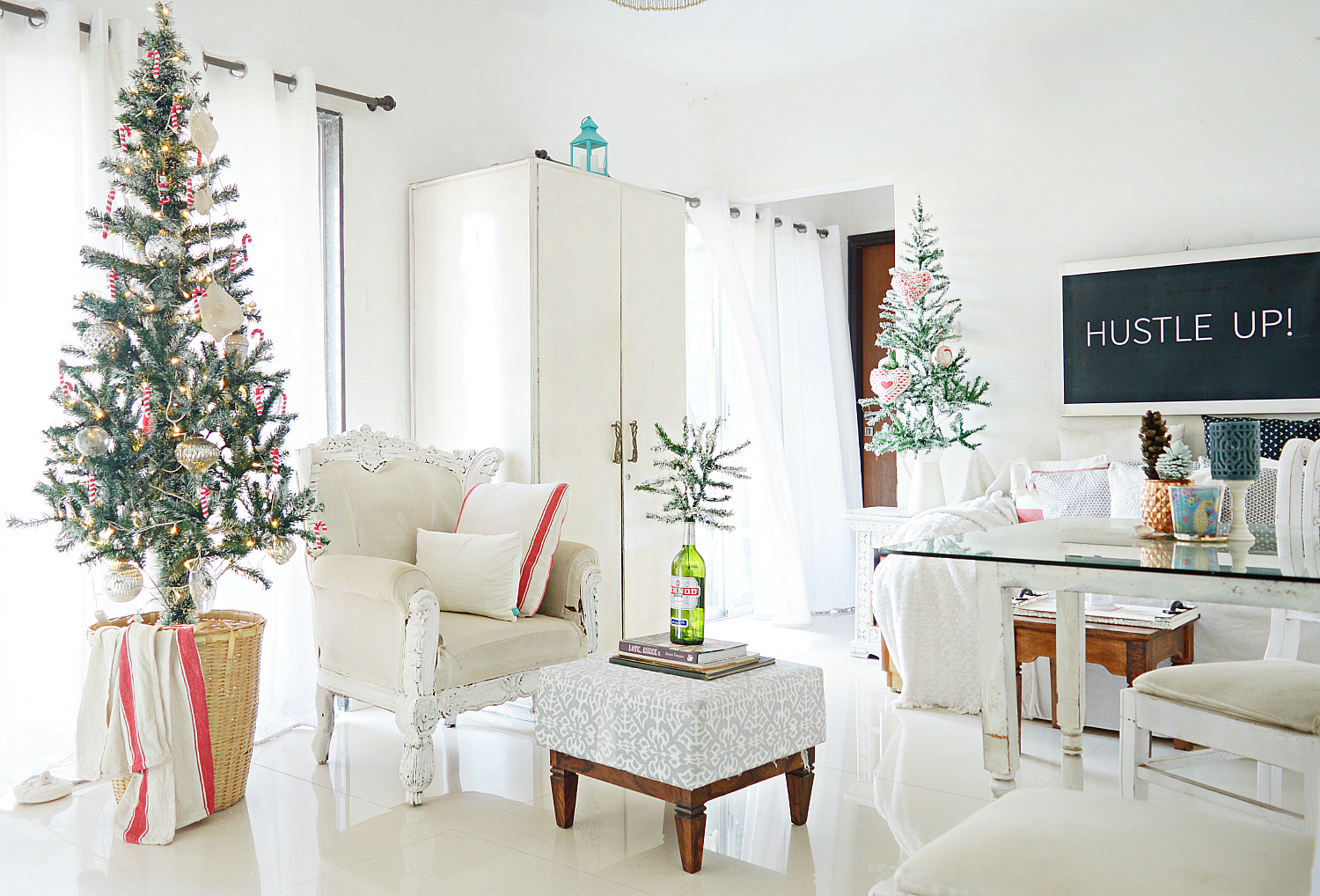 christmas-tree-living-room-blog