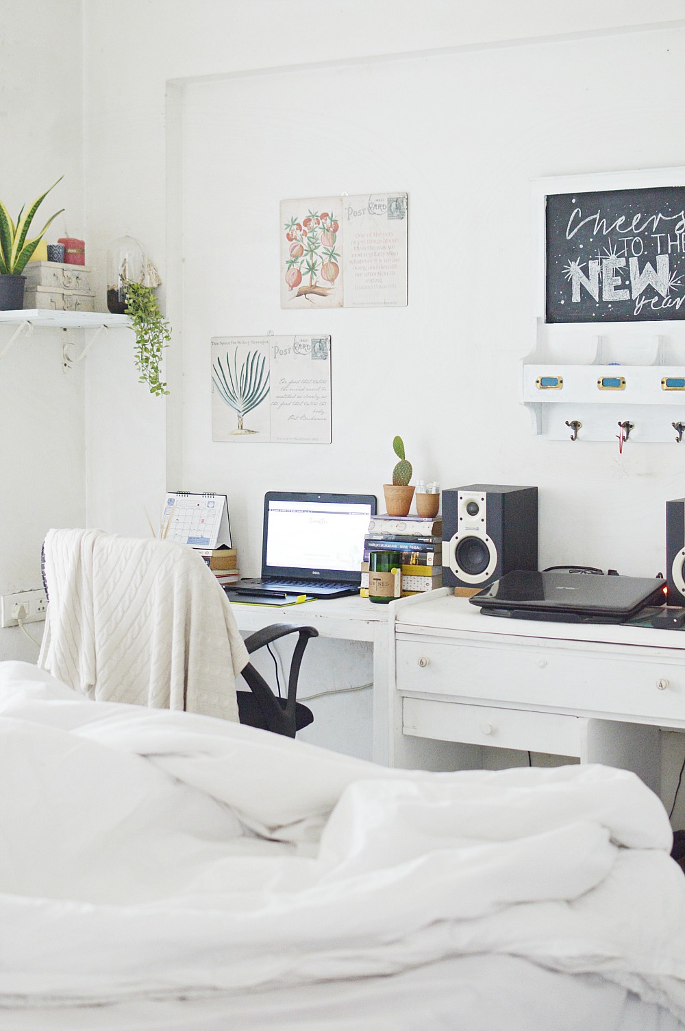 how to carve a home office in a small space creatively