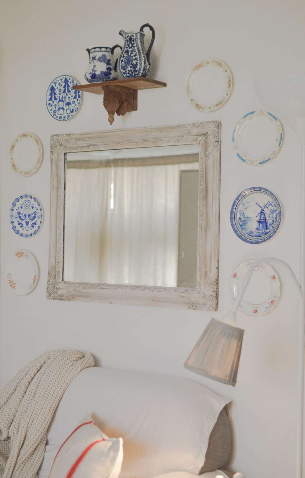 How to display vintage plates on the wall without damage