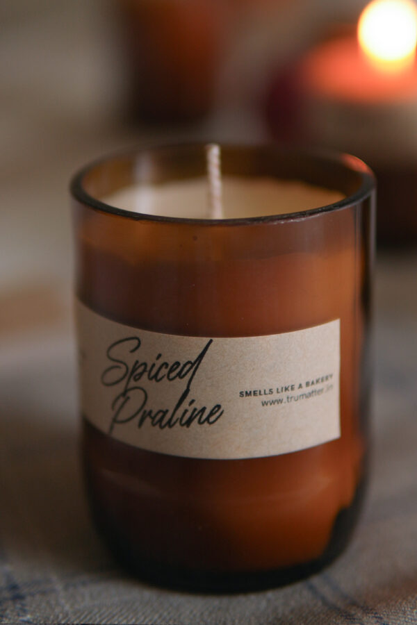 Spiced Praline Scented Soy Wax Candle - Image 2